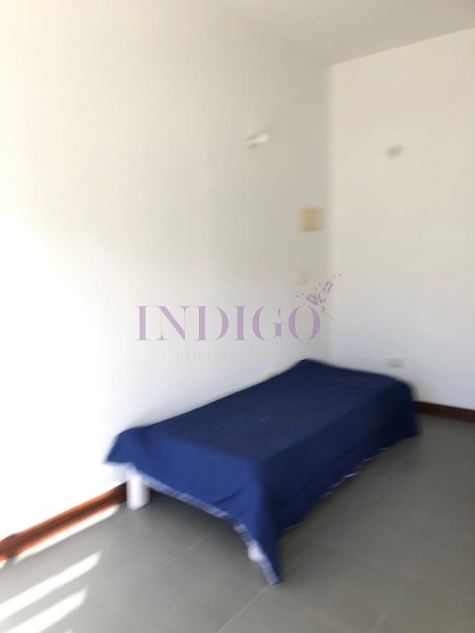 En alquiler monoambiente en Manantiales. - Indigo Propiedades