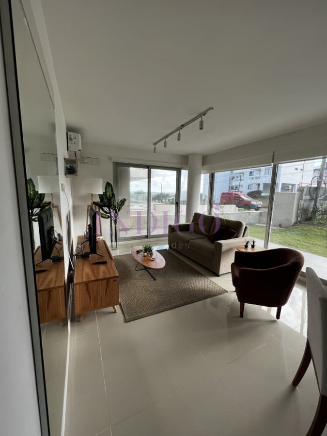 Apartamento de 2 Dormitorios, con piscina y parrillero en la mansa - Indigo Propiedades
