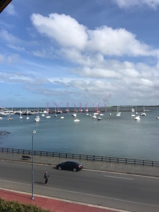 Espectacular departamento en venta frente al puerto de Punta del Este. - Indigo Propiedades