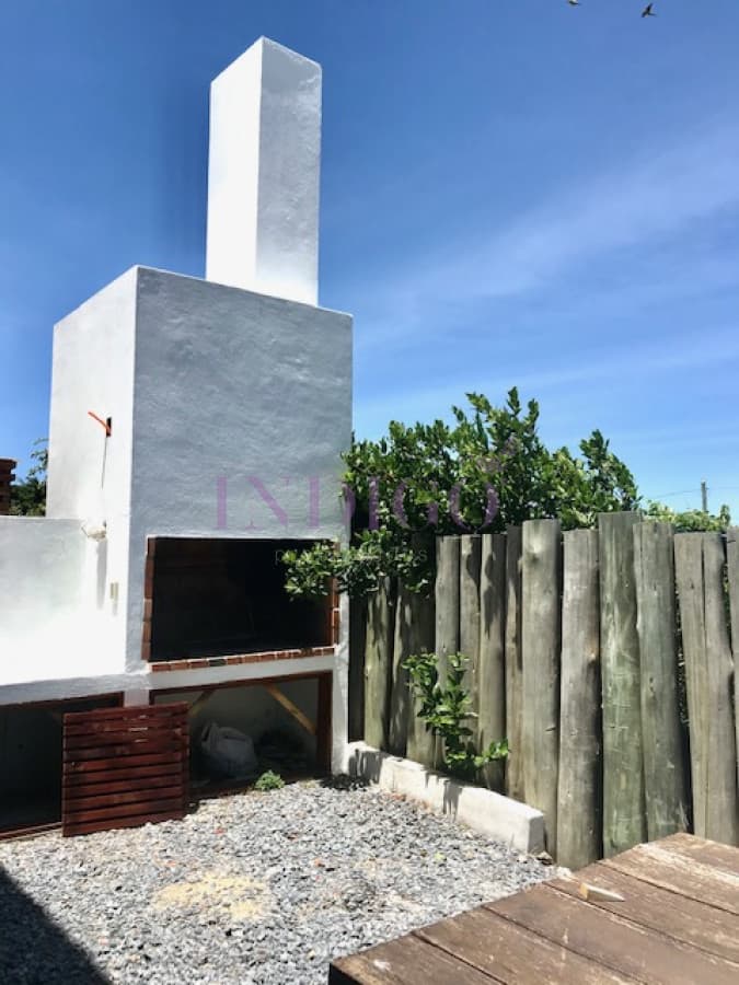 Alquiler en Manantiales, 3 cuartos con parrilla. - Indigo Propiedades