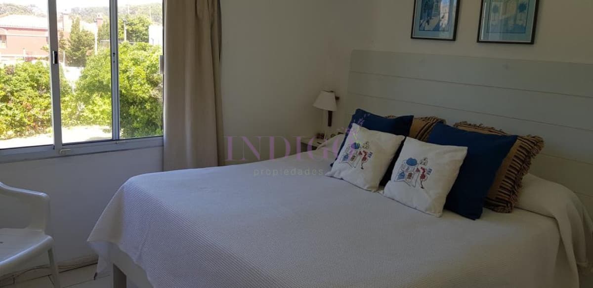 Apartamento en Montoya en Alquiler, 2 Dormitorios, 2 Baños, Luminosa con Piscina y Parillero - Indigo Propiedades
