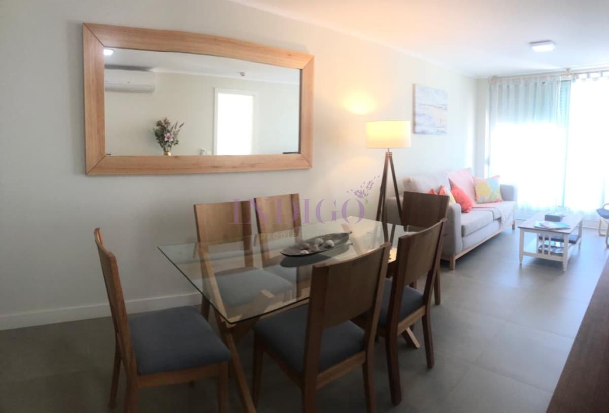 Apartamento de 2 dorm y 2 baños en Torre Vanguardista - Indigo Propiedades