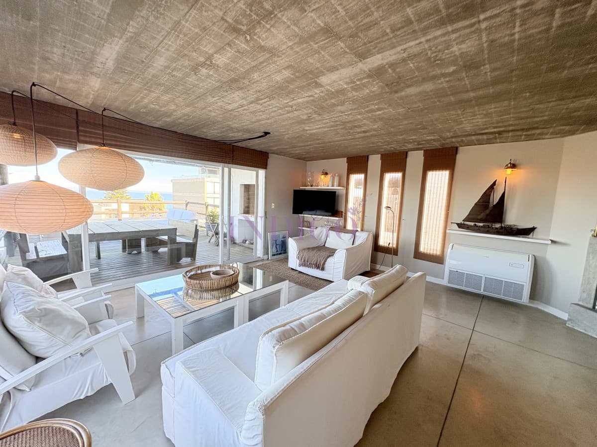 En alquiler Montoya, DePartamento de 3 dorm y servicio, disponible desde el 8 de enero. - Indigo Propiedades