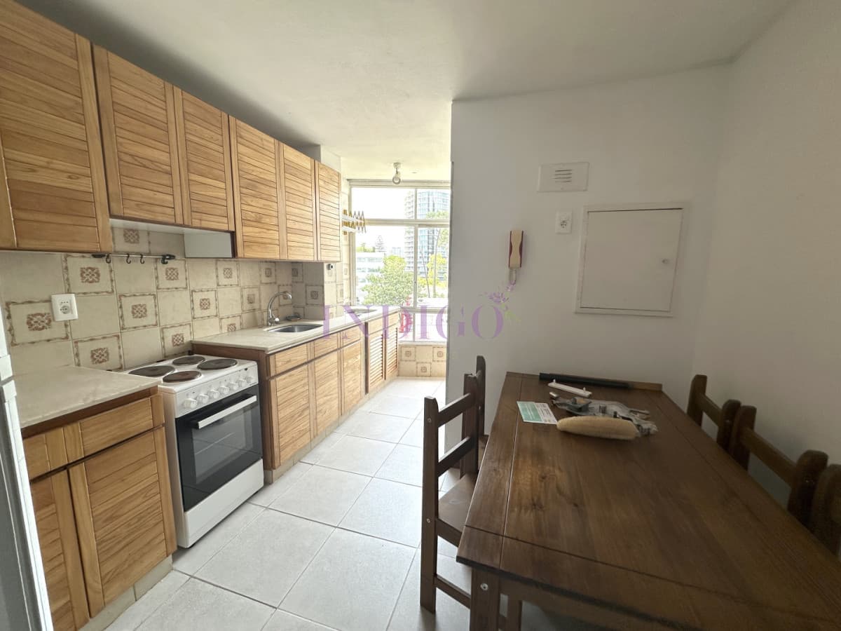 Apartamento con buena vista y ubicacion, muy luminoso, 3 dormitorios y 3 baño, piscina! - Indigo Propiedades