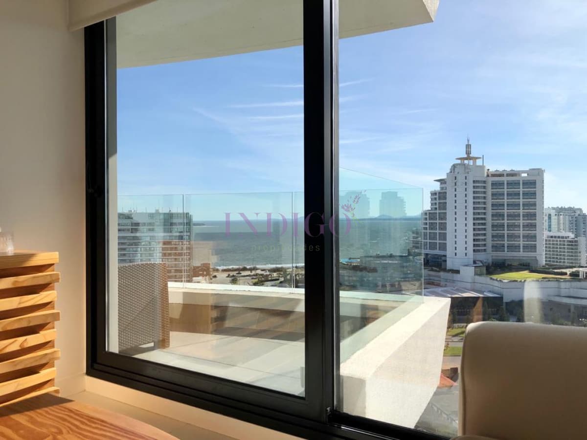 Apartamento en Punta del Este, muy bien equipado en torre full amenities - Indigo Propiedades
