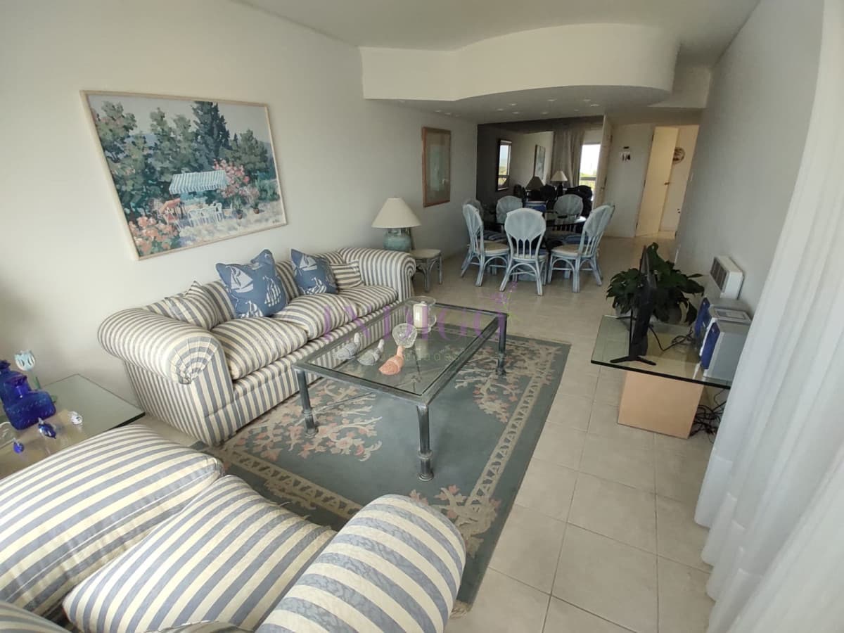 Apartamento en San Rafael, 2 Dormitorios y 2 Baños, En frente al mar! - Indigo Propiedades