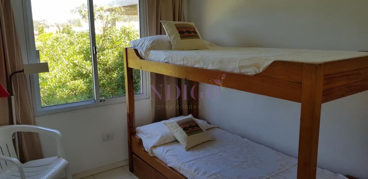 Apartamento en Montoya en Alquiler, 2 Dormitorios, 2 Baños, Luminosa con Piscina y Parillero - Indigo Propiedades