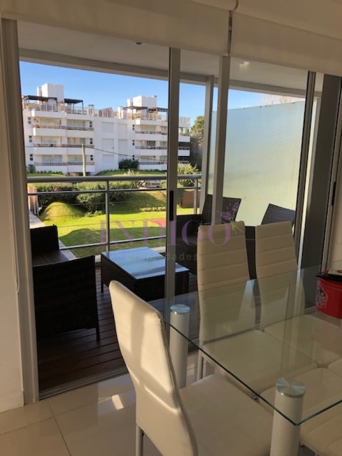 Departamento en venta y alquiler a 50 mts de la playa Brava. - Indigo Propiedades