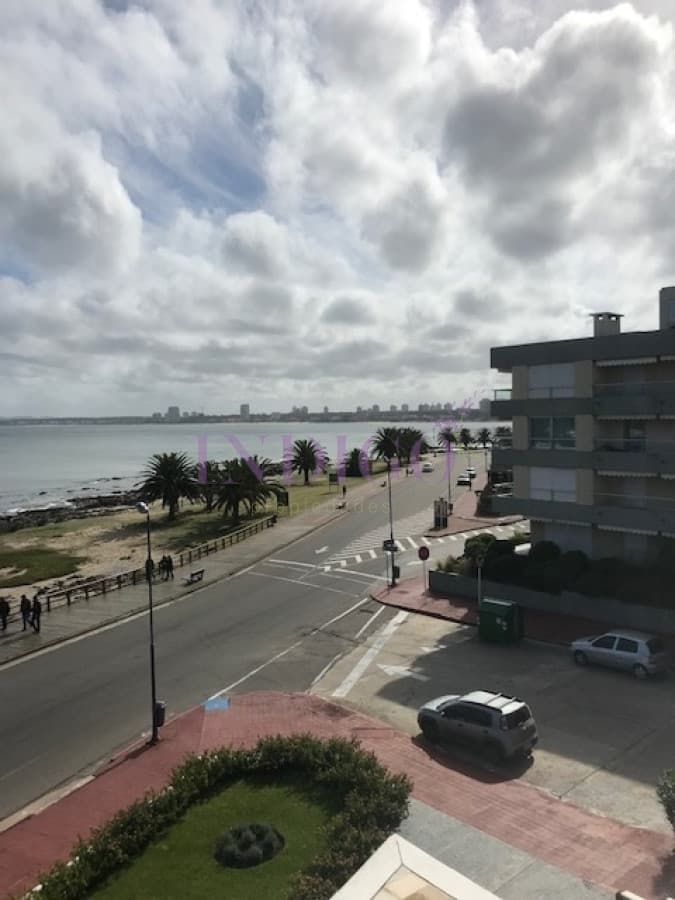 Espectacular departamento en venta frente al puerto de Punta del Este. - Indigo Propiedades