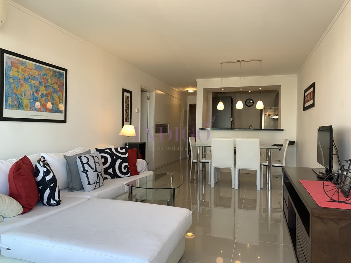 Apartamento en alquiler de 3 dormitorios en Playa Brava con servicios - Indigo Propiedades