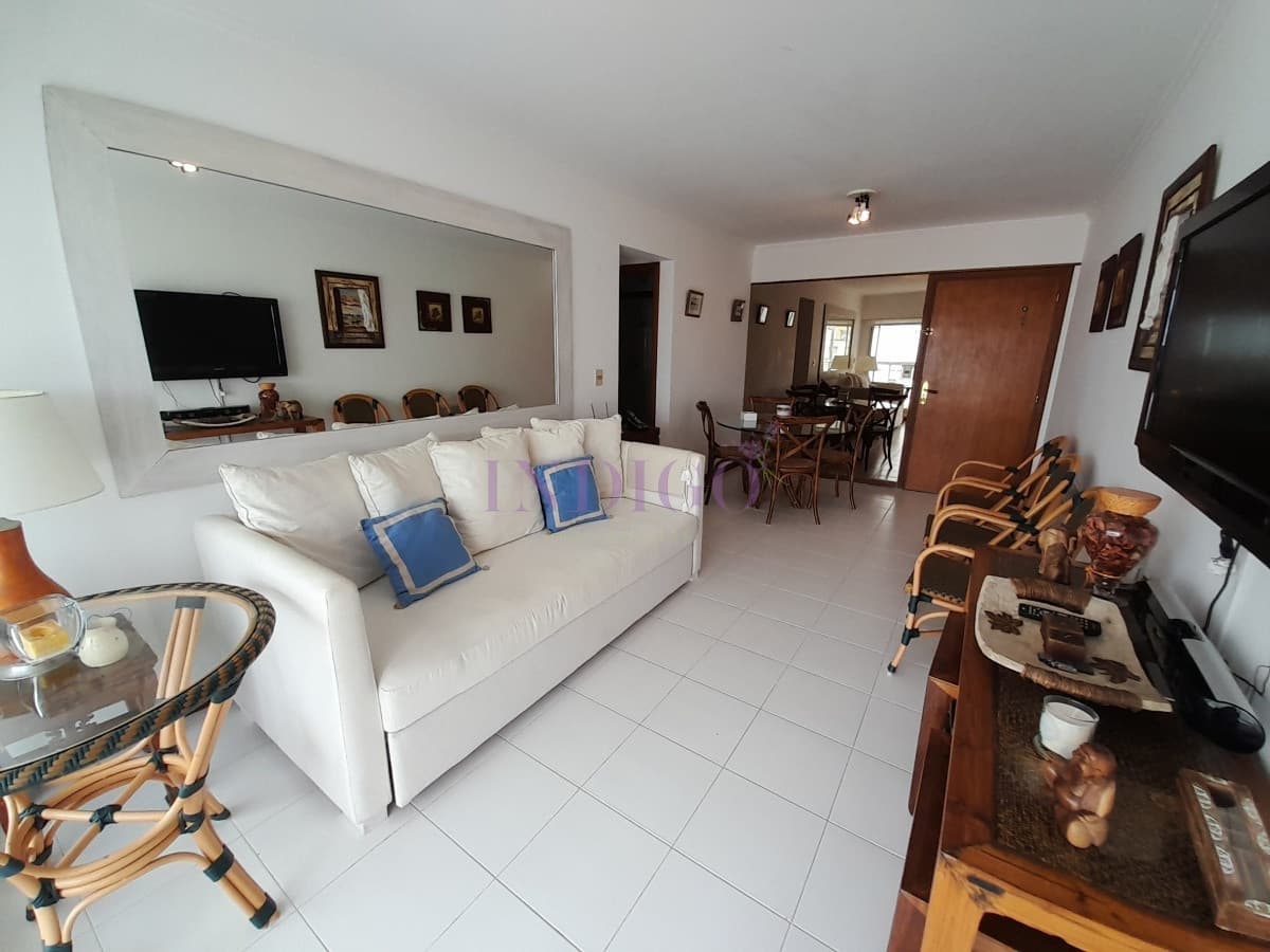 En venta casi frente al mar en playa Brava. - Indigo Propiedades