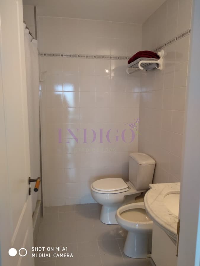 Muy buen Departamento en alquiler frente al mar en playa Mansa . - Indigo Propiedades