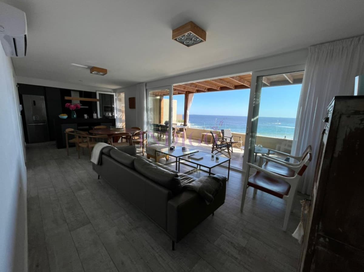 Apartamentos con vistas a la playa y mar, espacioso y muy luminoso. - Indigo Propiedades
