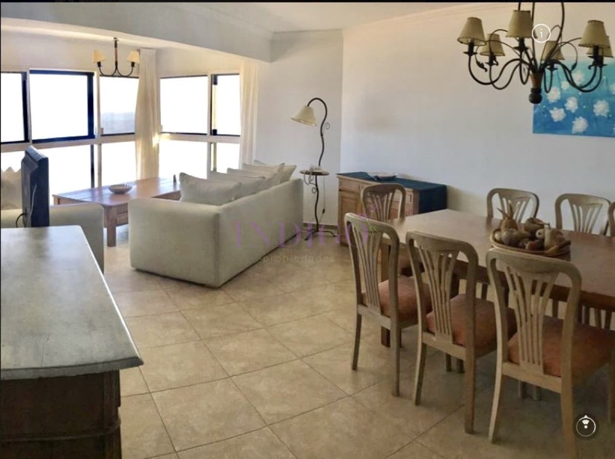 Alquiler en la playa Brava, frente al mar disponible desde el 5 de enero. - Indigo Propiedades