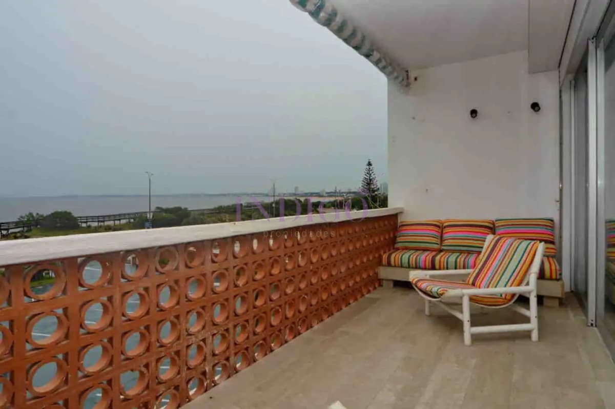 Alquiler de apartamento 2 dormitorios en Playa Mansa, Punta del Este  - Indigo Propiedades