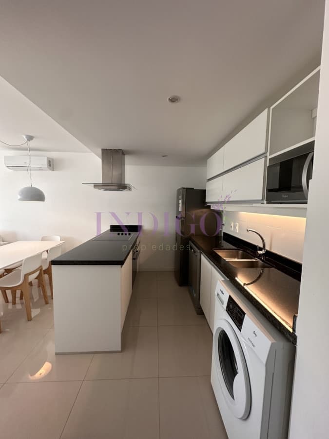 Departamento en Playa Brava, 2 dormitorios, piscina. - Indigo Propiedades