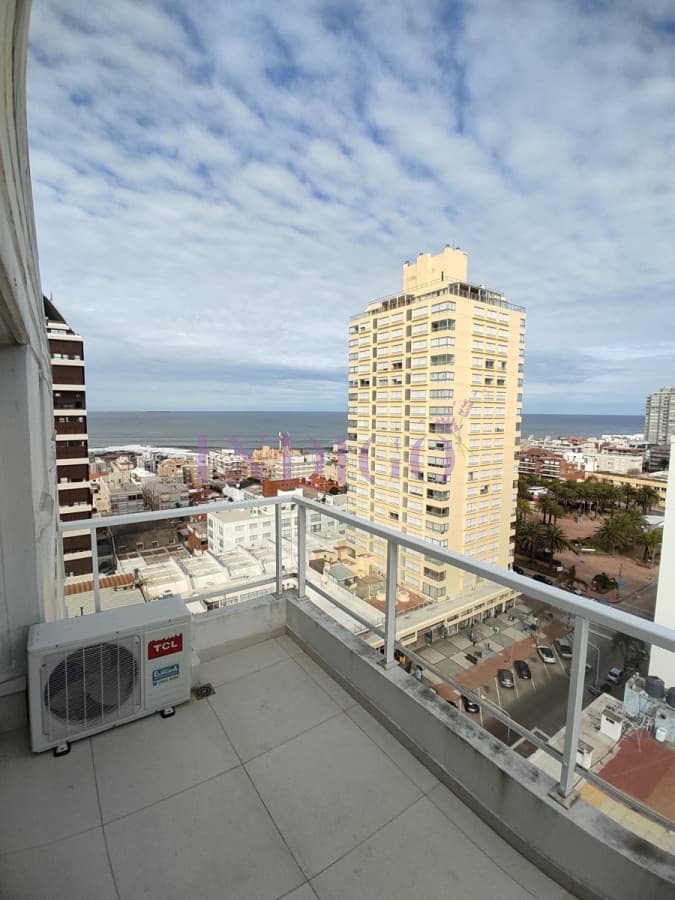 Apartamento en LuxTower, 2 Dormitoritos, 2 Baños con muy buena vista - Indigo Propiedades