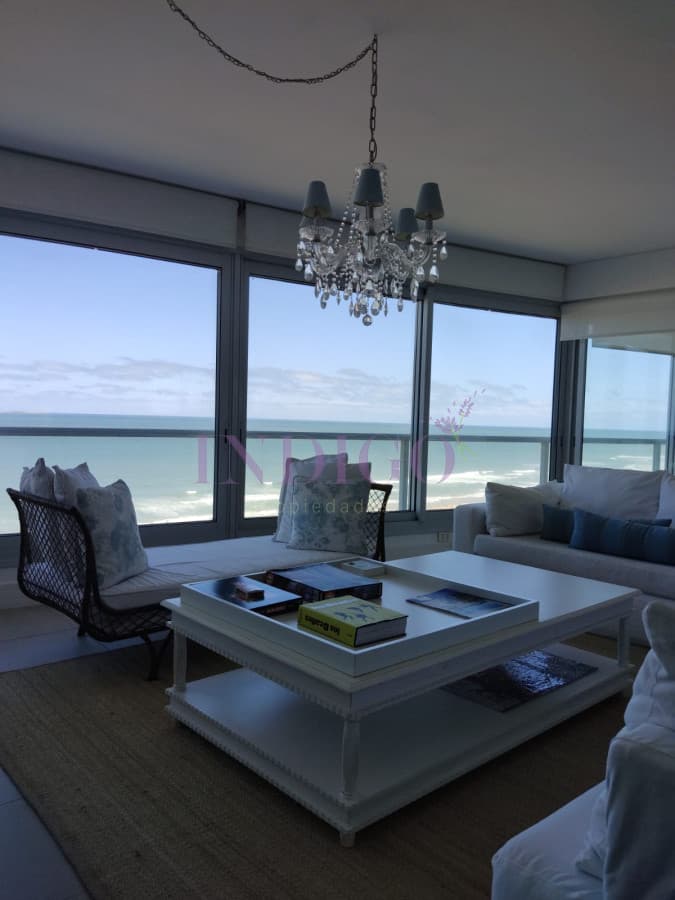 Apartamento con vista al Mar,  primera línea Brava, 3 Dormitorios con 3 Baños - Indigo Propiedades