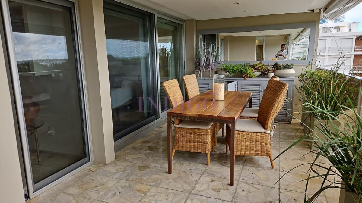 Departamento en venta y alquiler playa mansa - Indigo Propiedades