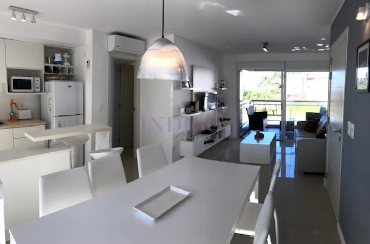 Muy lindo departamento en alquiler a pasitos de la playa en plena Brava. - Indigo Propiedades