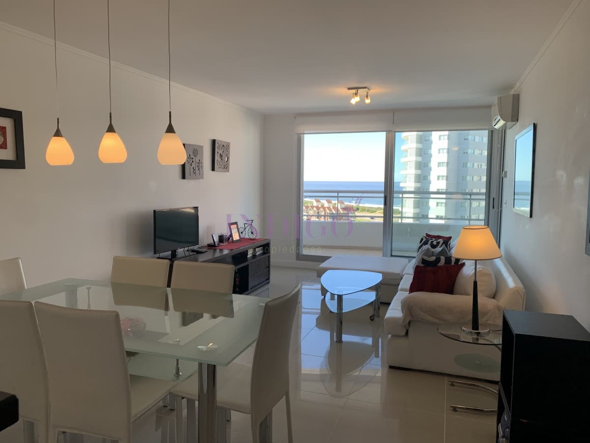 Apartamento en alquiler de 3 dormitorios en Playa Brava con servicios - Indigo Propiedades