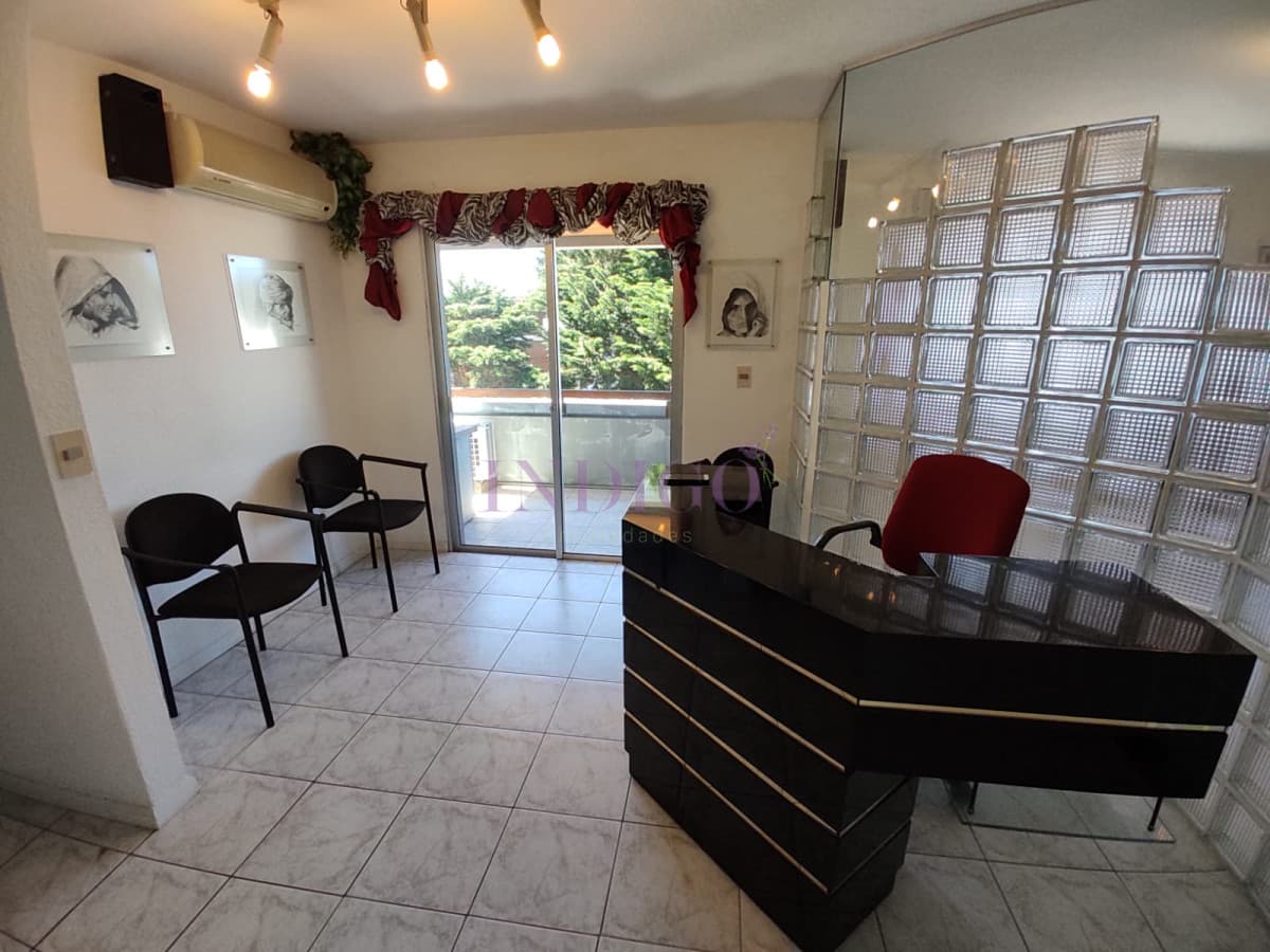 Amplio y luminosos apartamento a la venta en Centro Maldonado - Indigo Propiedades