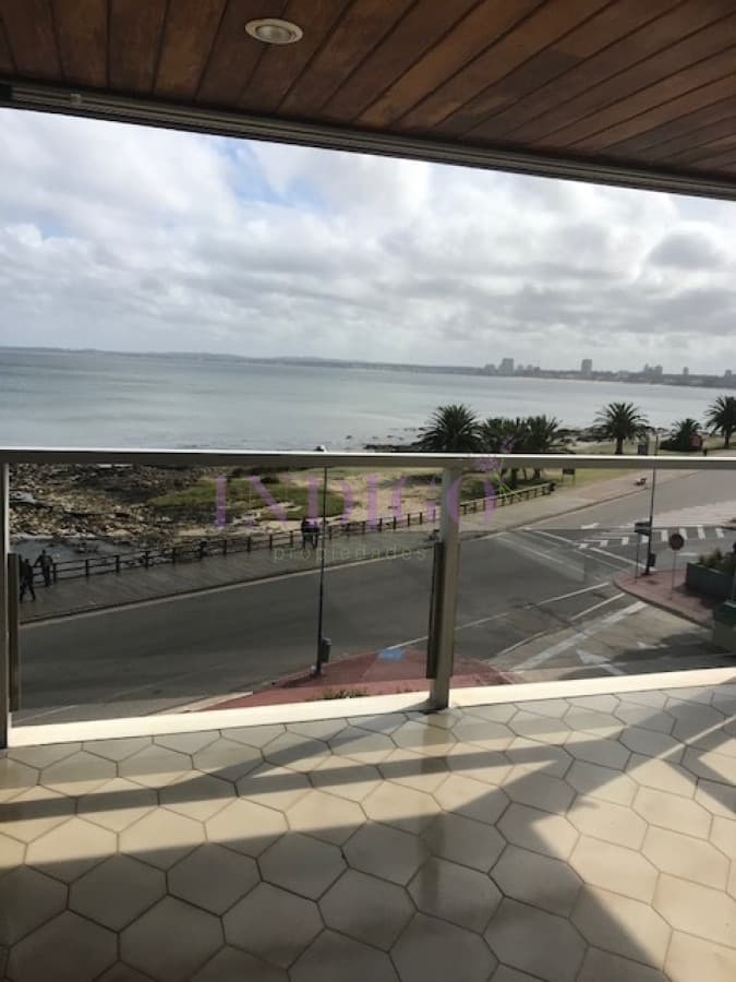 Espectacular departamento en venta frente al puerto de Punta del Este. - Indigo Propiedades
