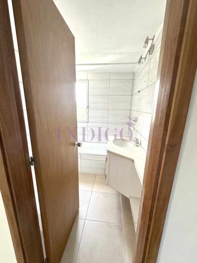 Apartamento con buena vista y ubicacion, muy luminoso, 3 dormitorios y 3 baño, piscina! - Indigo Propiedades