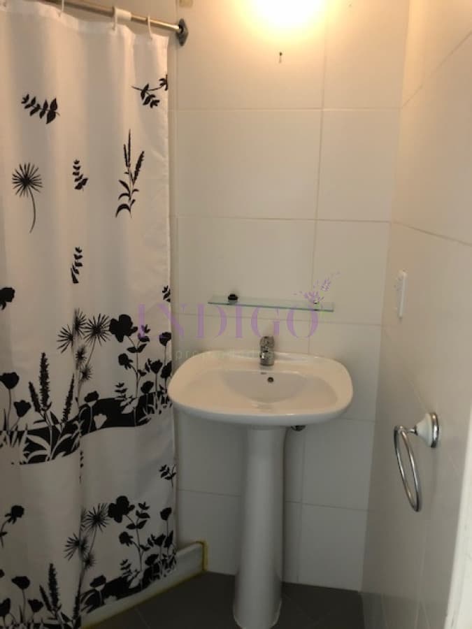 En alquiler monoambiente en Manantiales. - Indigo Propiedades