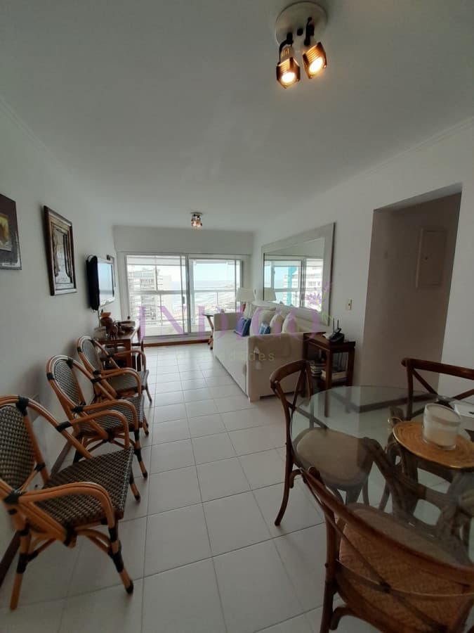 En venta casi frente al mar en playa Brava. - Indigo Propiedades