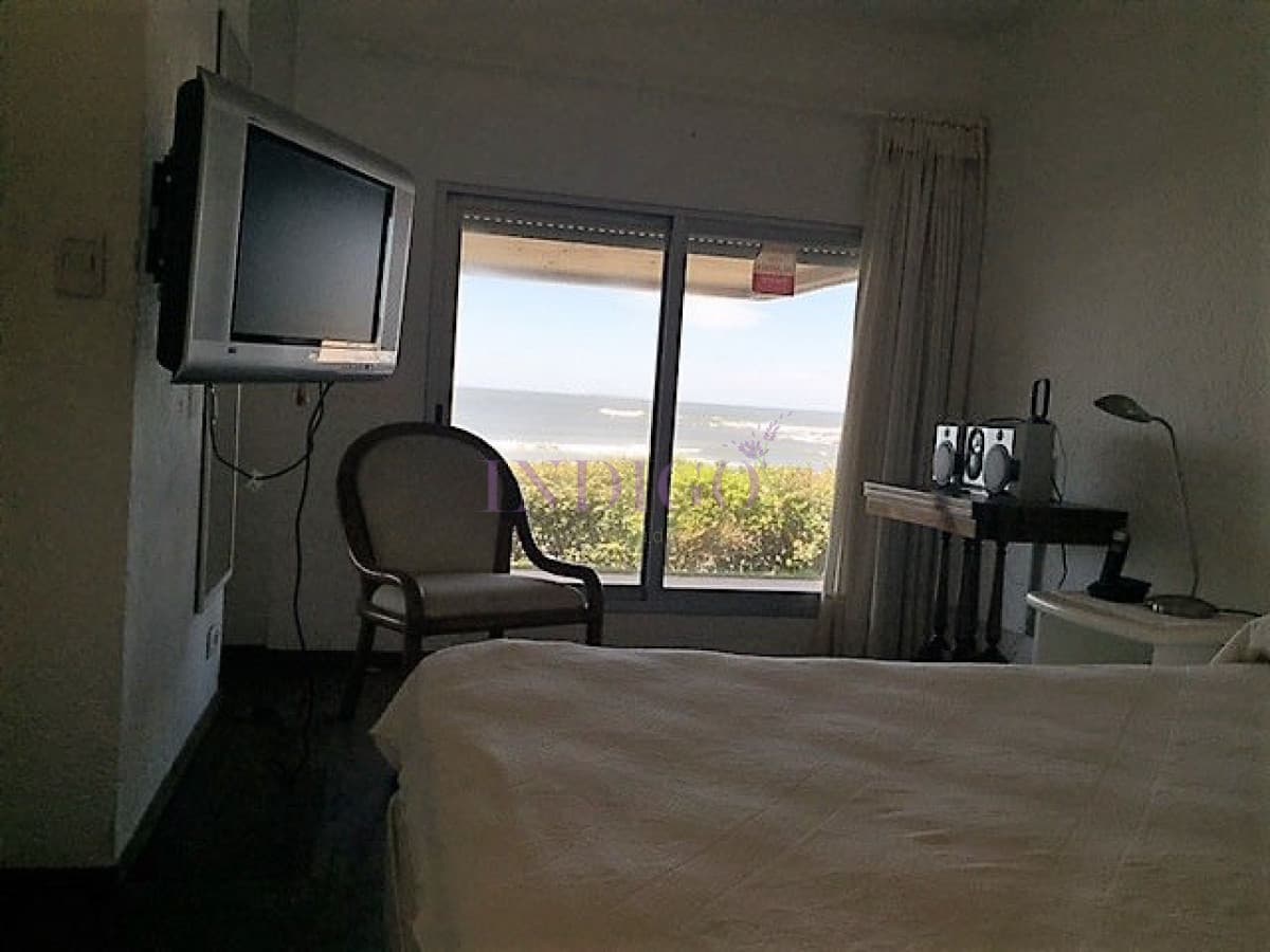 Departamento en alquiler  frente al mar en Península, 3 dormitorios . - Indigo Propiedades
