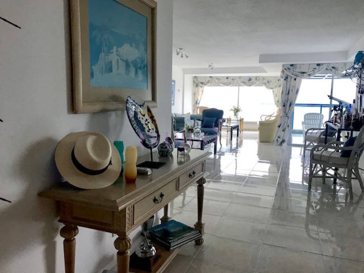 Departamento  esquinero en venta, en el edificio Beverly Tower 3 dormitorios mas servicio en torre de gran categoría. - Indigo Propiedades