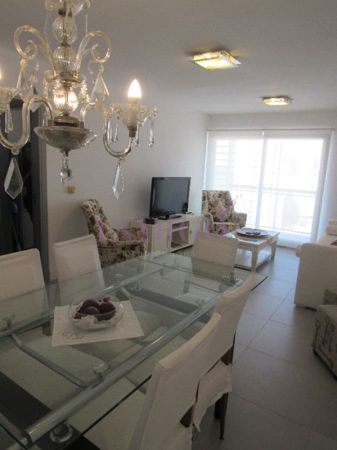 Departamento en alquiler sobre Avenida Francia a metros del Mar. - Indigo Propiedades