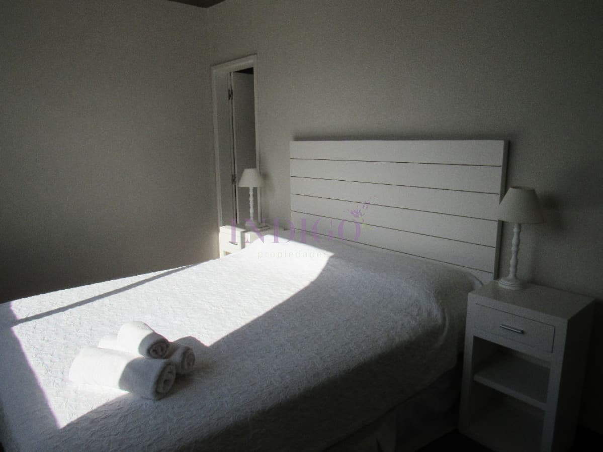 Apartamento en venta y alquiler en Manantiales. - Indigo Propiedades