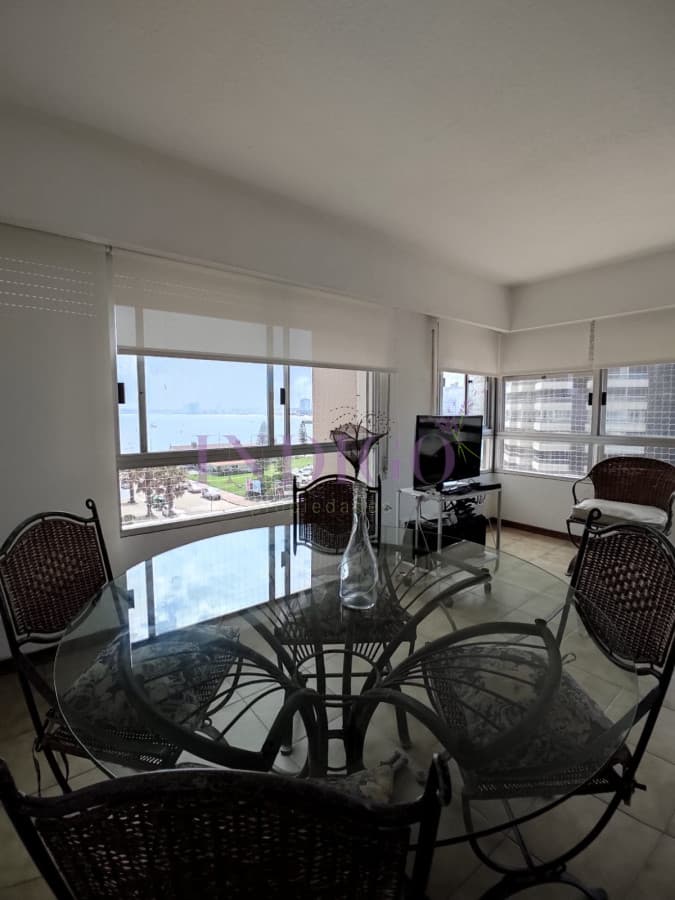 Apartamento con vista a la mansa, 2 dormitorios, 1 baño, muy luminoso! - Indigo Propiedades