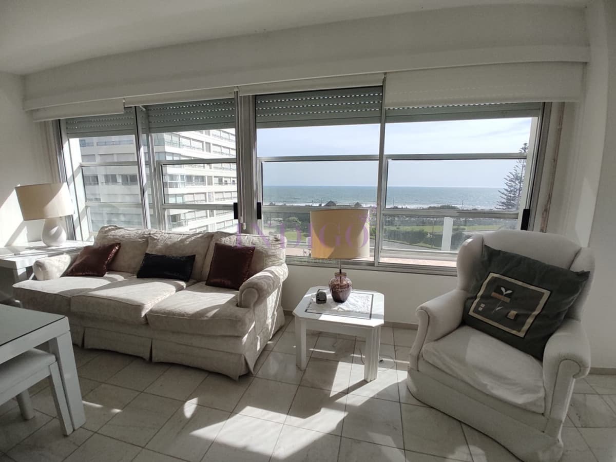 Apartamento de 3 Dormitorios, con excelente vista a la playa mansa, Full Amenities. - Indigo Propiedades