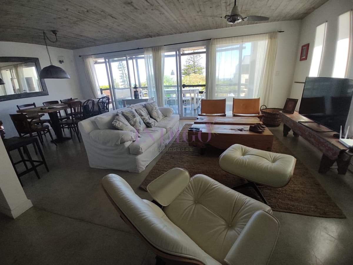 Apartamento en La Barra, 3 Dormitorios y 3 Baños, Piscina y Parrillero - Indigo Propiedades