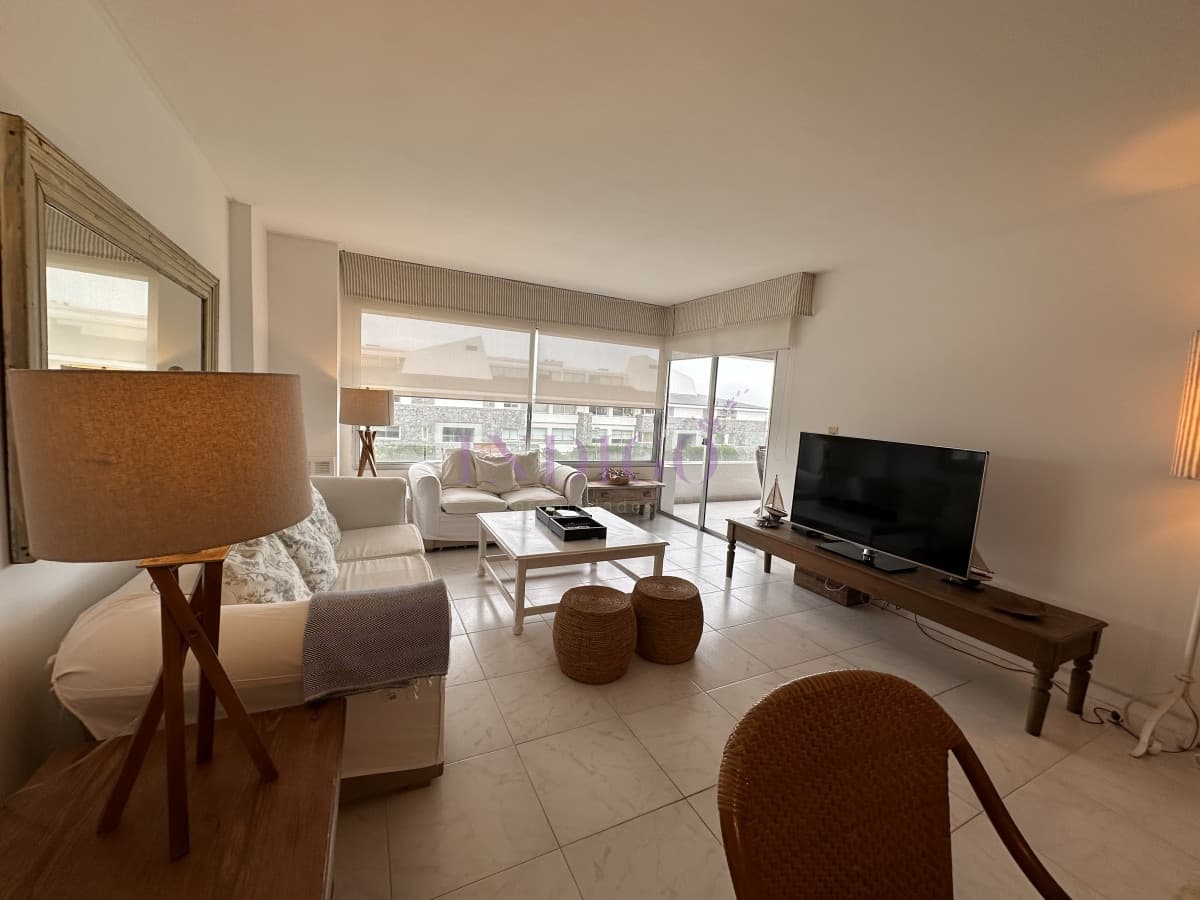 En alquiler, Montoya, 3 dorm en suite. - Indigo Propiedades