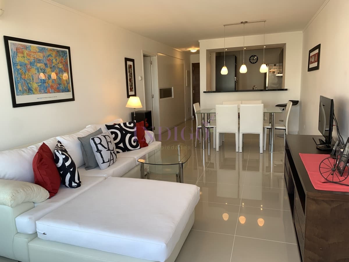 Apartamento en alquiler de 3 dormitorios en Playa Brava con servicios - Indigo Propiedades