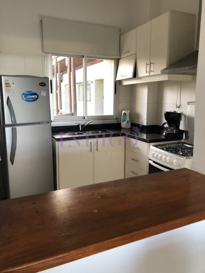 Departamento en alquiler de 2 dormitorios, 2 baños en Manantiales - Indigo Propiedades