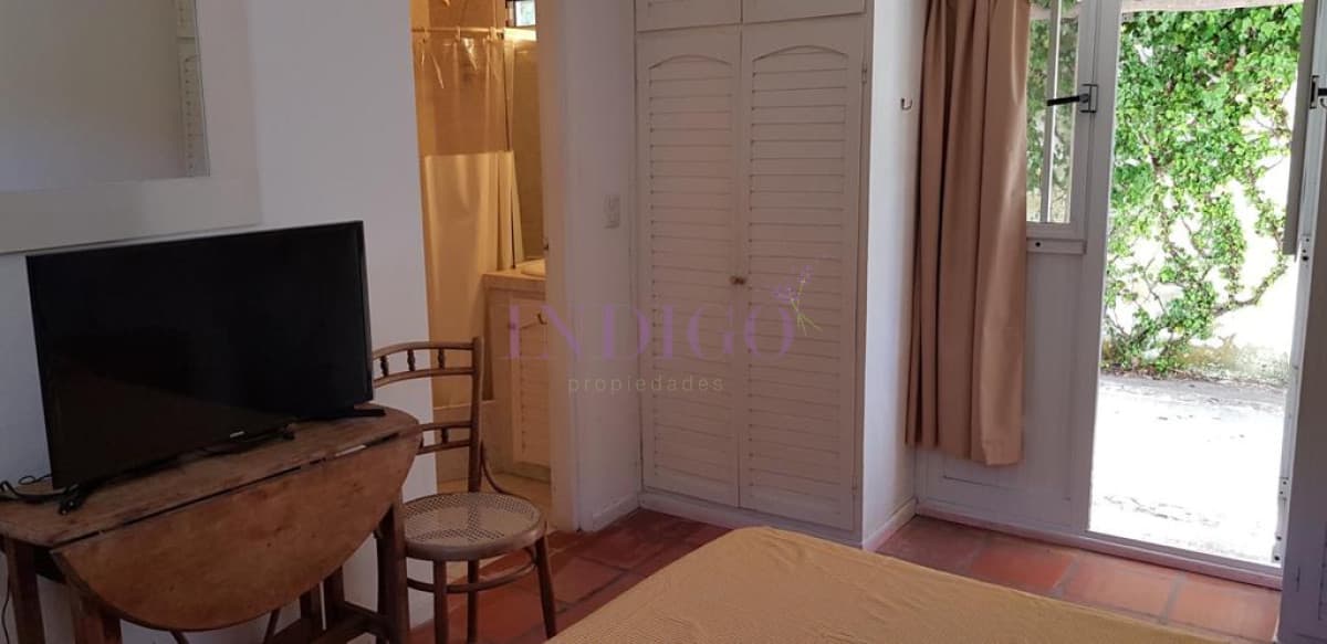 Apartamento en Montoya en Alquiler, 2 Dormitorios, 2 Baños, Luminosa con Piscina y Parillero - Indigo Propiedades