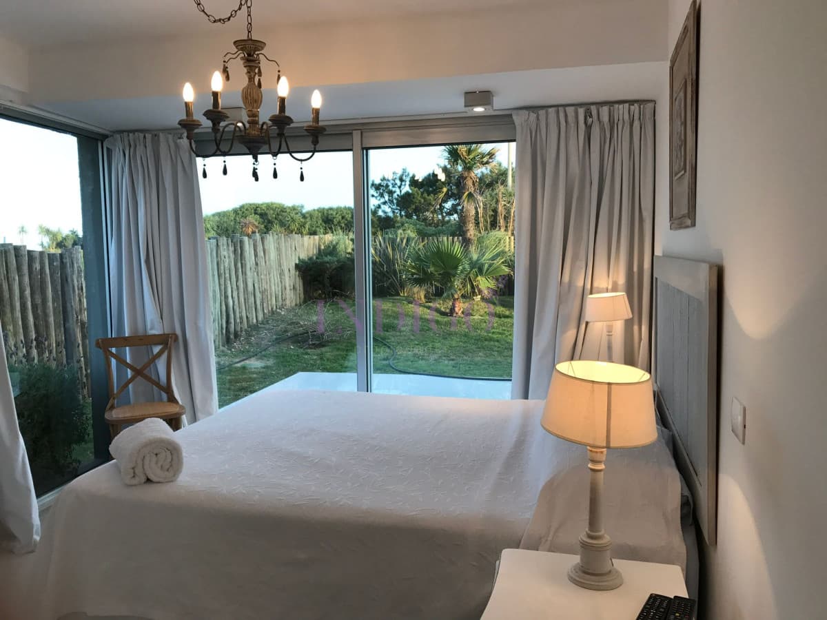 Alquiler de apartamento 2 dormitorios, Manantiales, Uruguay - Indigo Propiedades