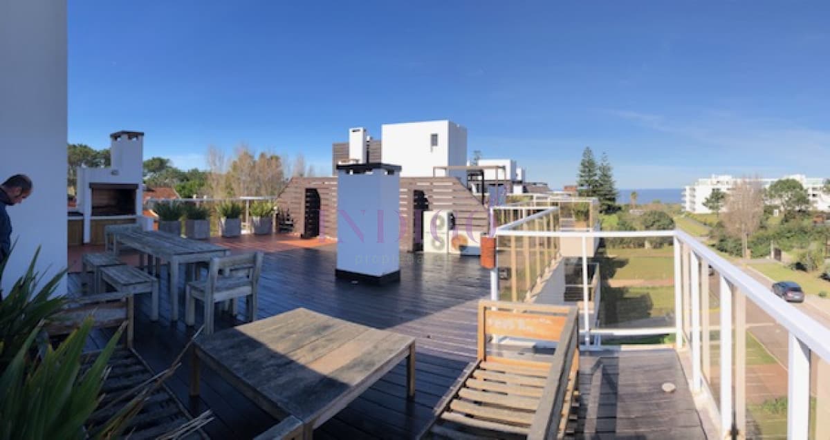 Excelente departamento en venta y alquiler en la zona mas linda de la playa Brava. - Indigo Propiedades