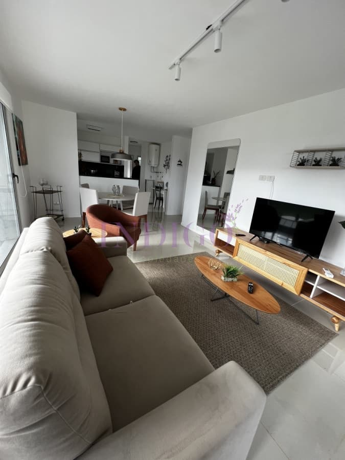 Apartamento de 2 Dormitorios, con piscina y parrillero en la mansa - Indigo Propiedades