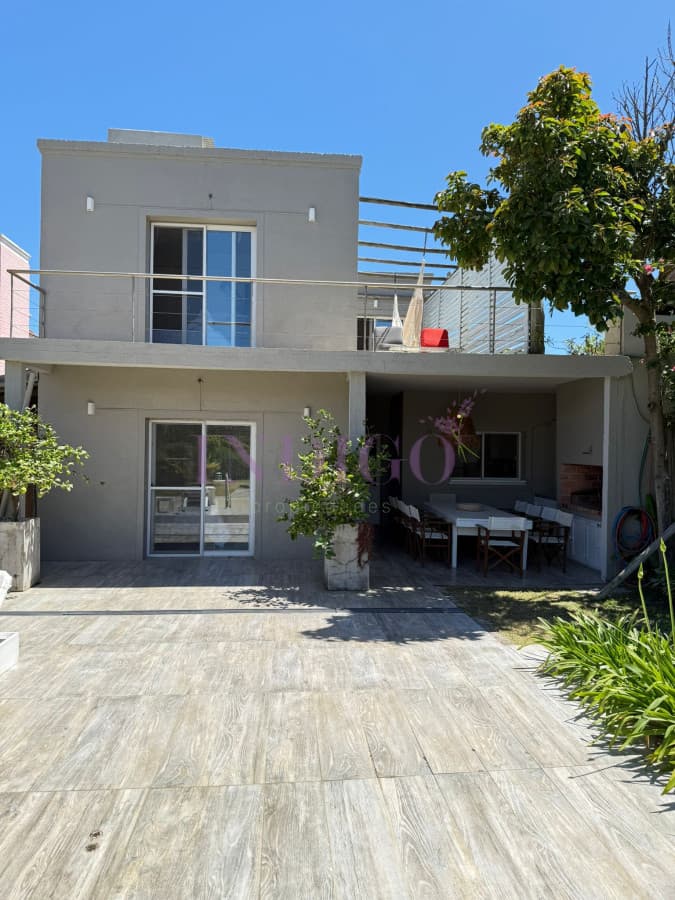 Casa en alquiler La Barra, 4 dorm y dependencia de servicio. - Indigo Propiedades