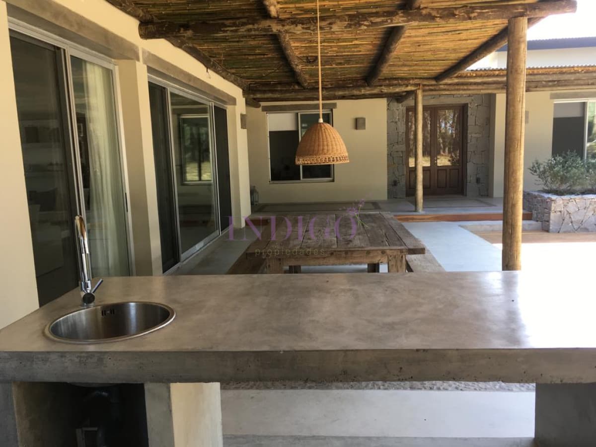 Casa en José Ignacio, 3 Dormitorio mas Playroom y Dependencia - Indigo Propiedades