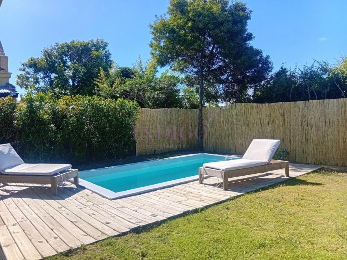 Casa en La Barra con piscina, en alquiler. - Indigo Propiedades