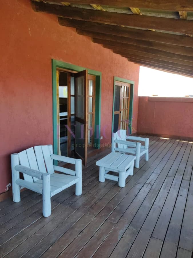 Amplia casa en Alto de Punta Piedras, con vista y a pasos del mar - Indigo Propiedades