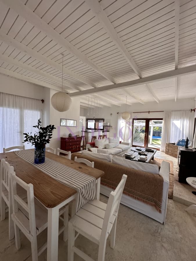 Casa venta en Montoya, 5 ambientes. - Indigo Propiedades