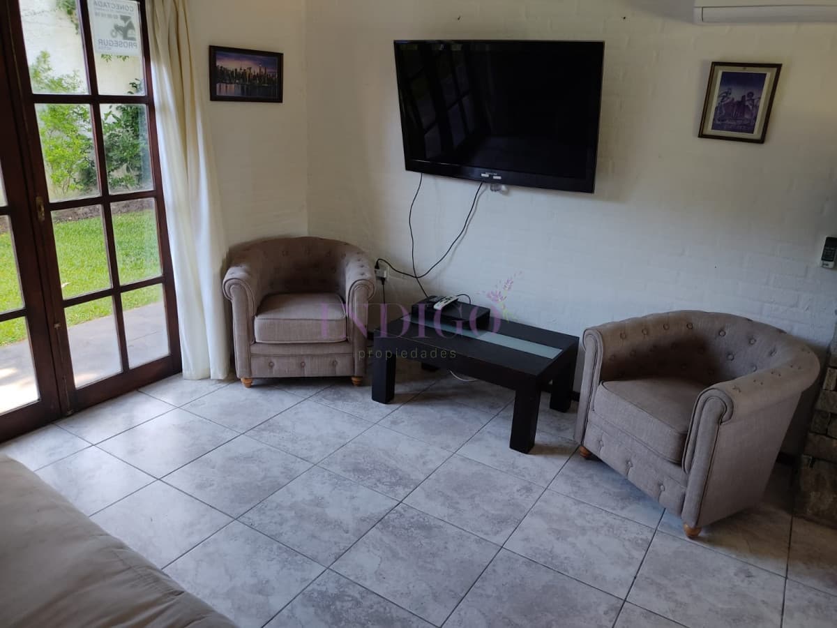 Casa con 3 Dormitorios, 2 Baños mas dependencia, piscina y parillero! - Indigo Propiedades